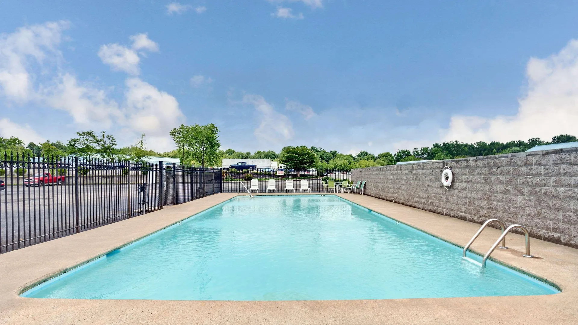 Days Inn By Wyndham Joelton/Nashville Hotel